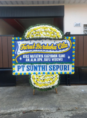 Papan Bunga Duka di Moyo Hilir